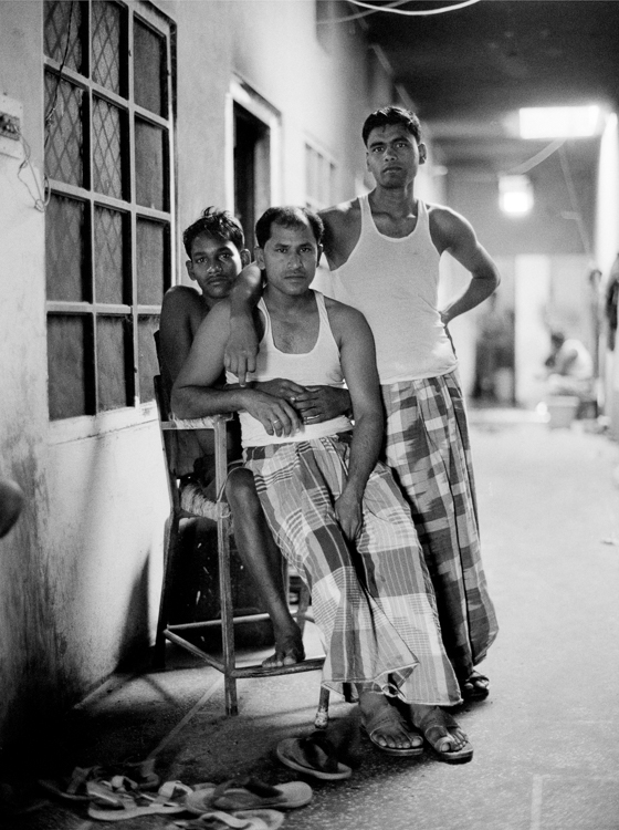 https://www.marcleclef.net:443/files/gimgs/th-52_MARC OHREM-LECLEF 2 WE WOKE UP BEFORE SUNRISE TO VISIT THE WORKERS STAYING NEAR THE RICE MARKET DURING HARVEST_ BHAIRAV WAS WAKING UP, HOLDING TAHIR IN HIS LAP_ PUNJAB 2018.jpg